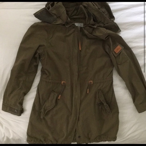 Penfield Waterproof Jacket - Picture 2 of 6